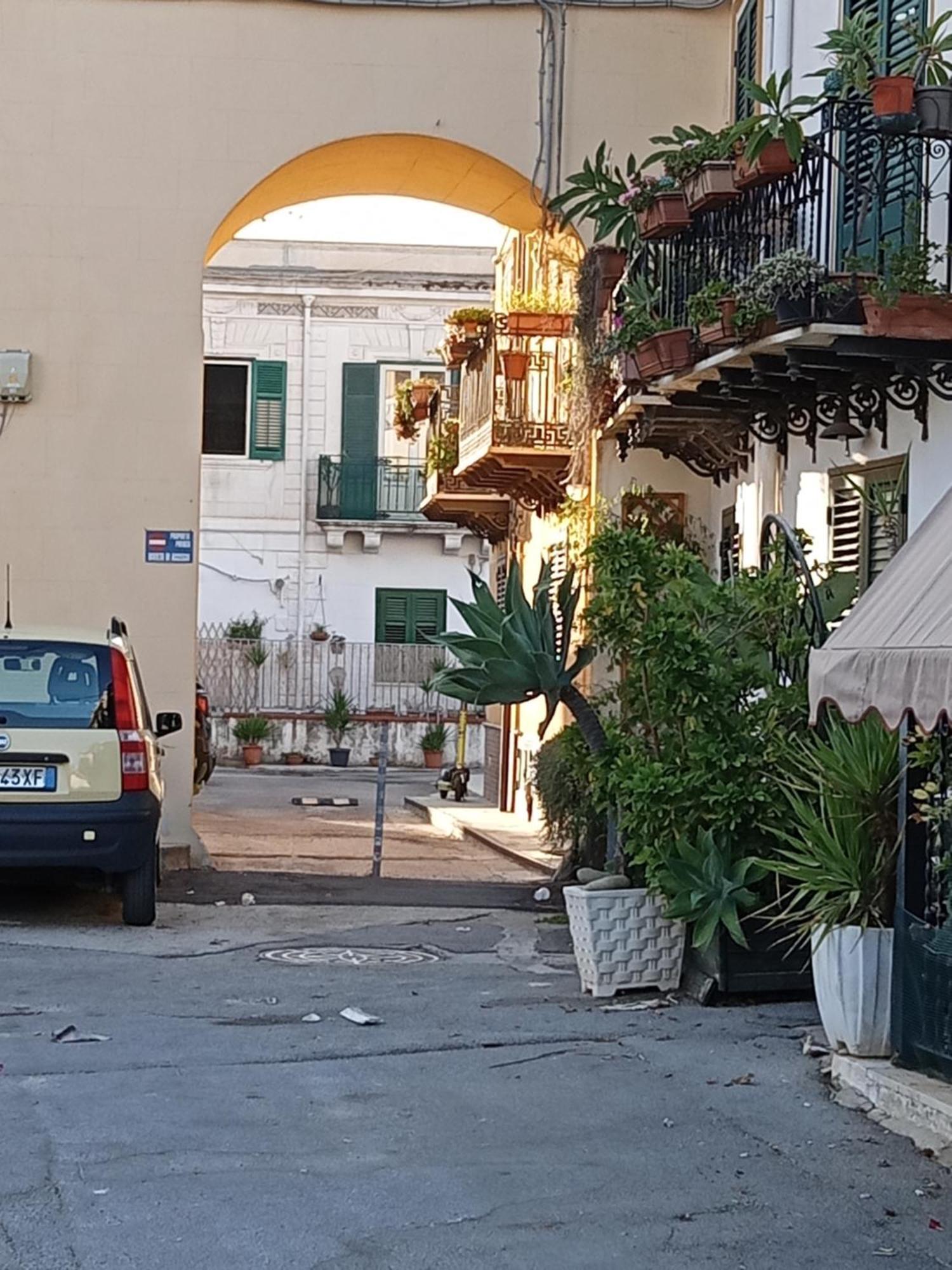 פלרמו Mondello La Piazzetta Apartment מראה חיצוני תמונה